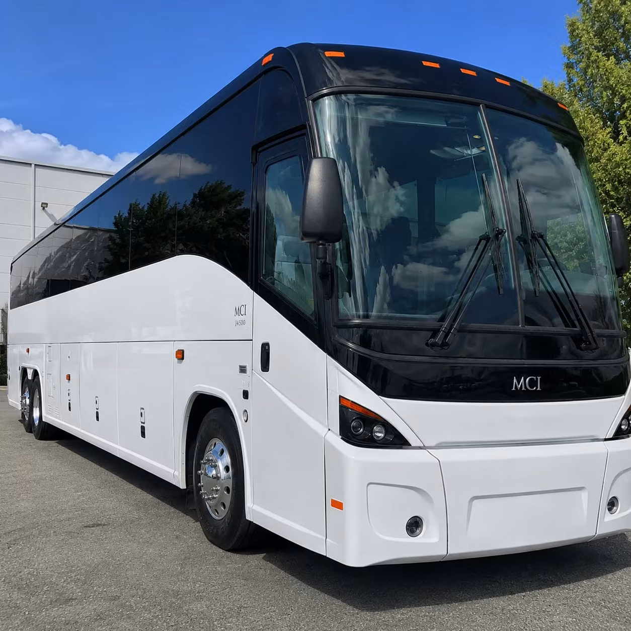 long distance corporate charter bus rentals from akron