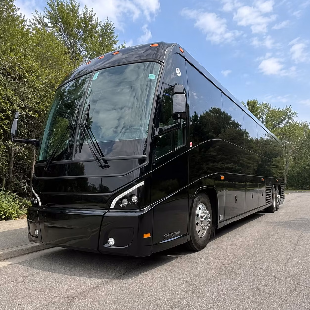 moving military personnel through akron and northeast ohio with the right bus